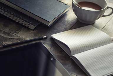 福建泉州清逸茶馆老板娘出轨牌友，老公性无能喂不饱扑向臭老头绿帽飞天。