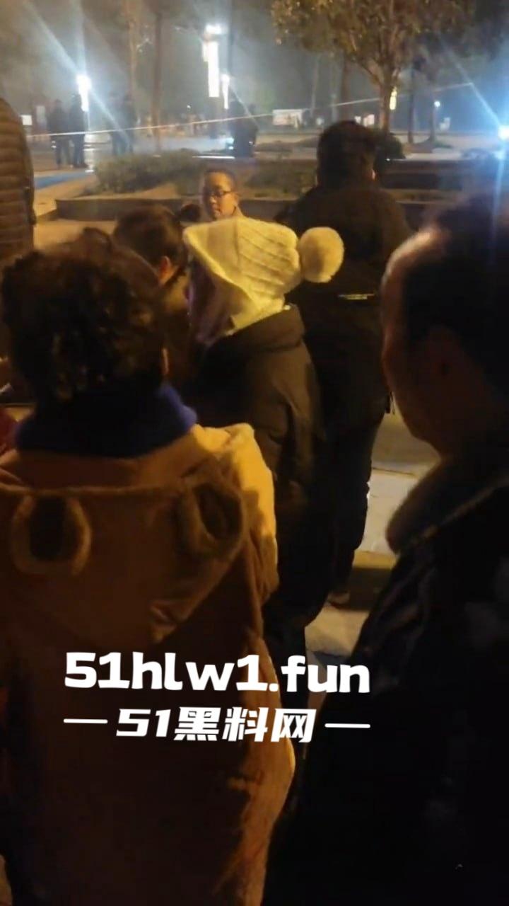 女人出轨男人怒砍情敌,既然都带走一个了,咋不顺手多带一个?反正是三人行的事!-2