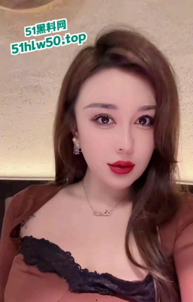 抖音百万大奶少妇网红【大诗瑶】重磅独家露脸福利流出，被金主疯狂抽插内射！-1