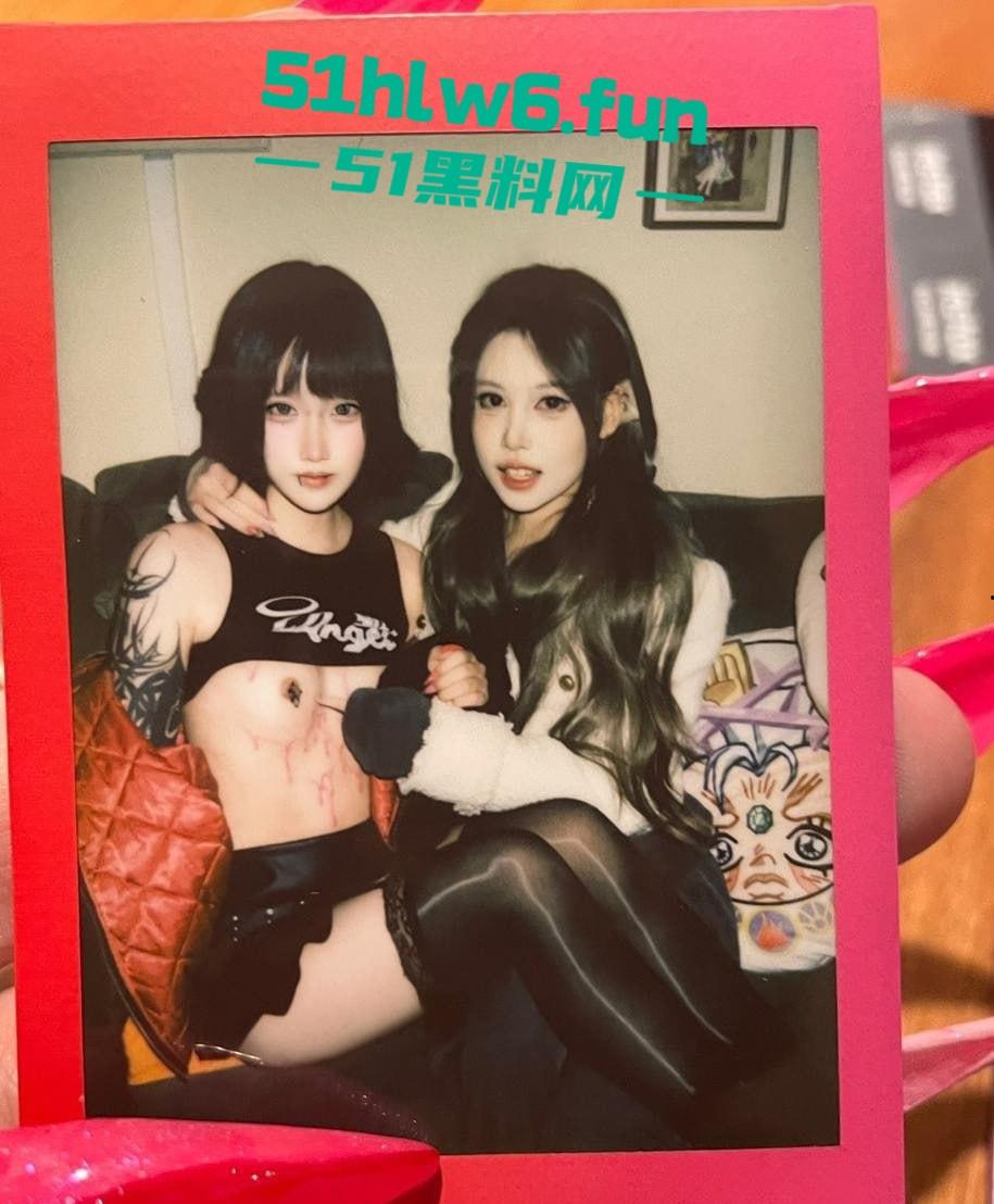 芜湖鸠江区YJ理发店女主被曝,疑似抖音美女博主【鱼鱼骨】未拉窗帘给榜一大哥的私拍流出!-5