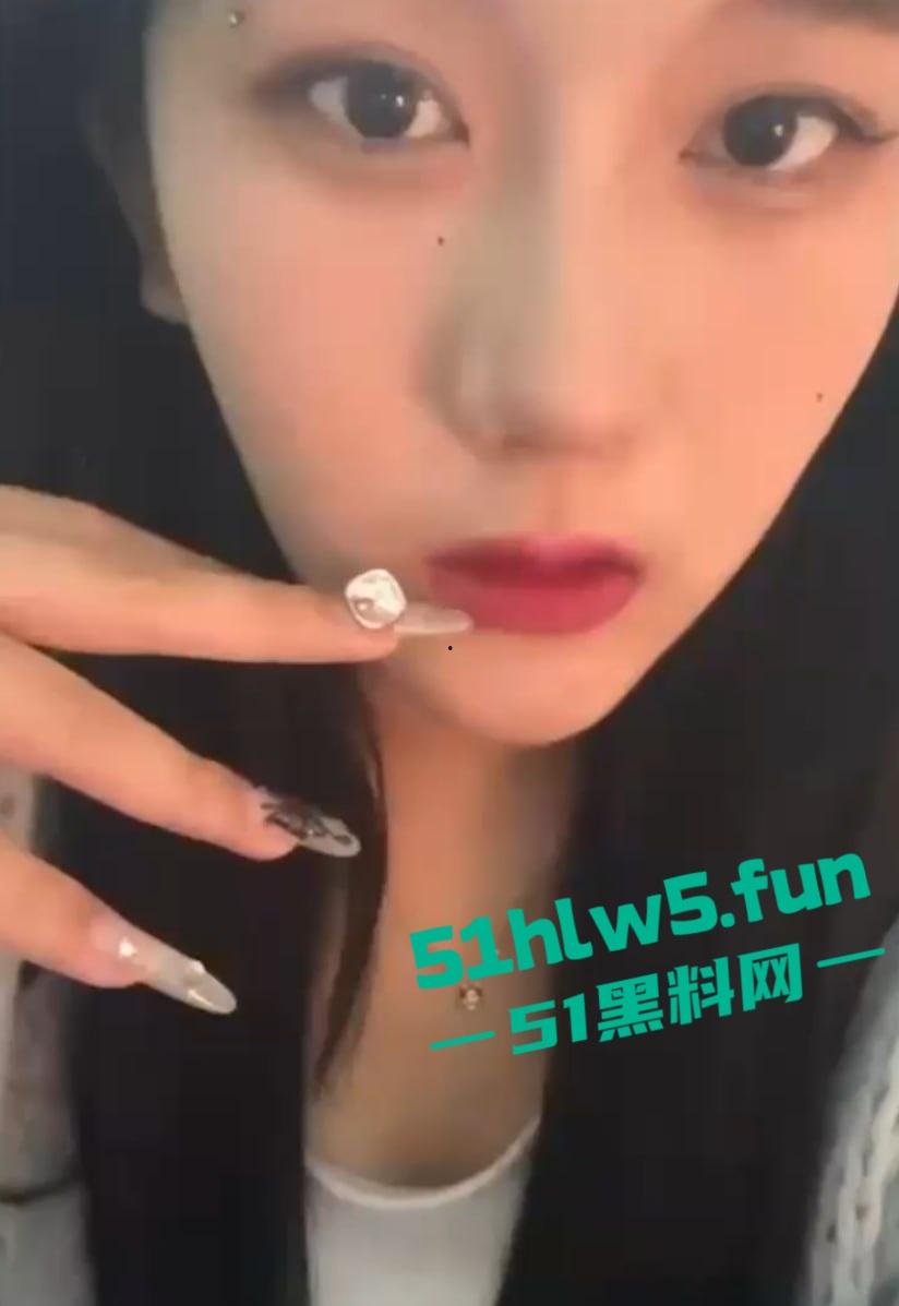 安徽合肥极品美乳母狗【叶蔚然】金主远程调教,黑丝开裆裤暴力撕扯暴力自慰,私人视频曝光流出!-3