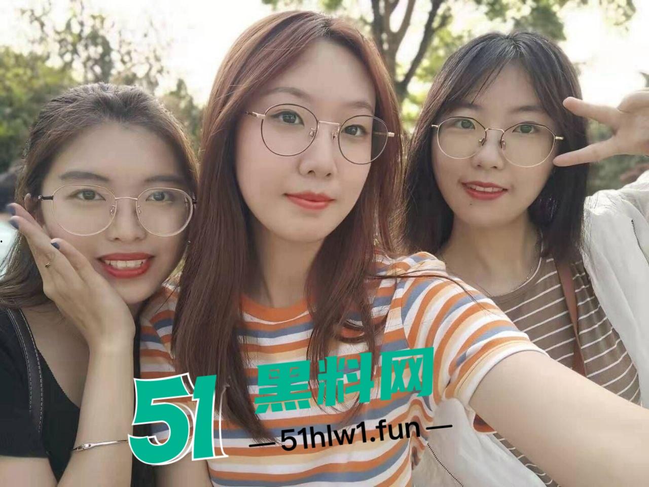 瓜友们极度热爱的反差女大学生,清纯可爱的外表下被男友曝光宿舍自慰和性爱啪啪视频。-7