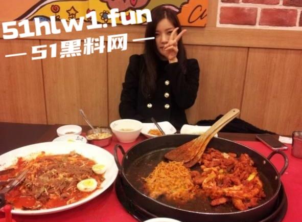 陈建斌在韩国撞脸约炮大神,影视行业做贡献与神似李小璐女友自拍小视频遭流出曝光。-5