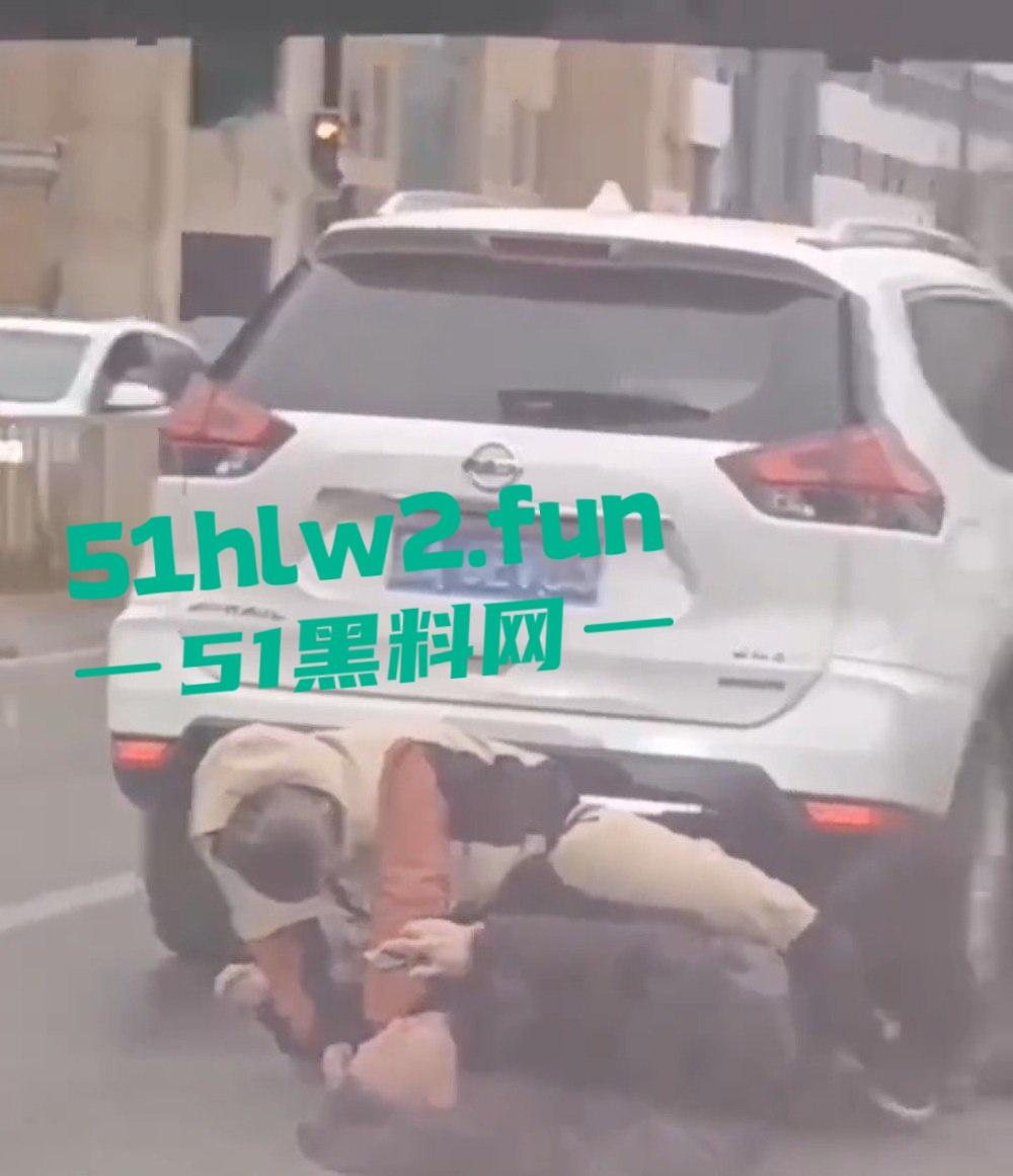 山西晋中疑似欠钱不还引发命案，蕴华街汇通路一死一伤，现场拥堵警方封锁，传言满天飞！-4