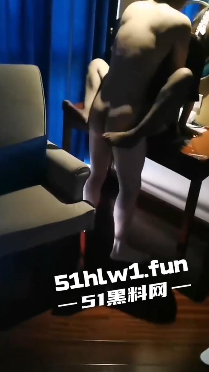 山东师范学院陈雪莹,刚上大一的极品学生妹,颜值高模特身材,修长美腿超诱人,被金主酒店调教激情爆操!-3