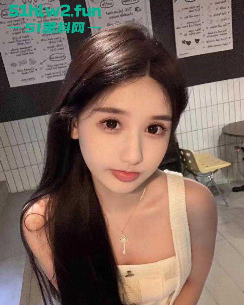 汕头大学约炮门!黑丝高跟白月光被体育生后入逛干,男友舍不得操的大一学妹被人站起来狂蹬!-6