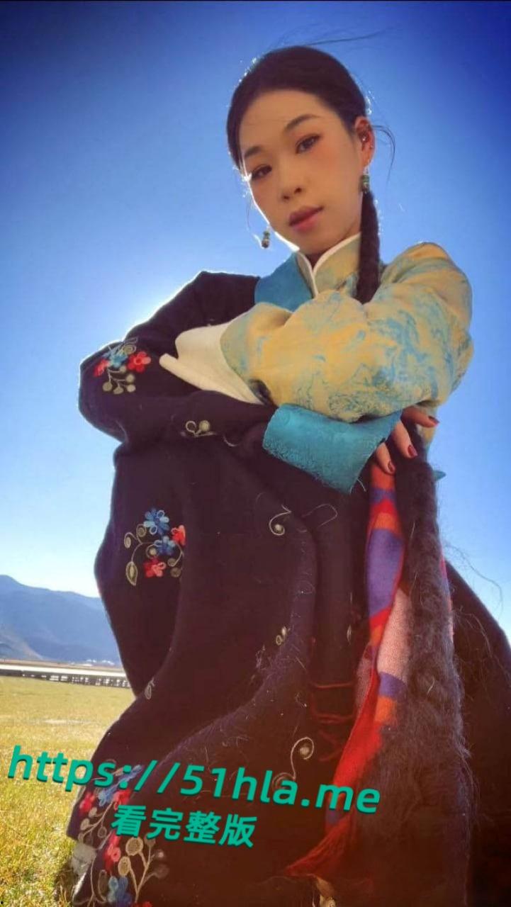 抖音小众博主【ooo2】肛塞啪啪完整版，美乳搭配蜜桃臀诱惑十足，翘臀迎合后入猛操刺激至极！-3