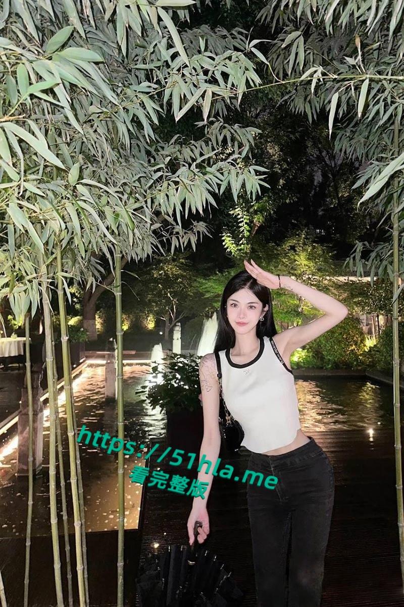 顶级名媛【黄丽娜】性爱视频黑丝渔网套装,包裹曼妙肉体花式体位做爱上演动作大片!-3