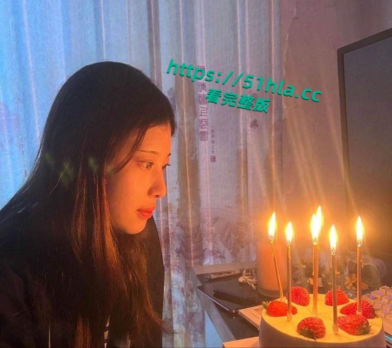 极品美女大学生性爱视频与生活照泄露，校花私下反差爆表，嫩穴高潮淫态炸裂！-3