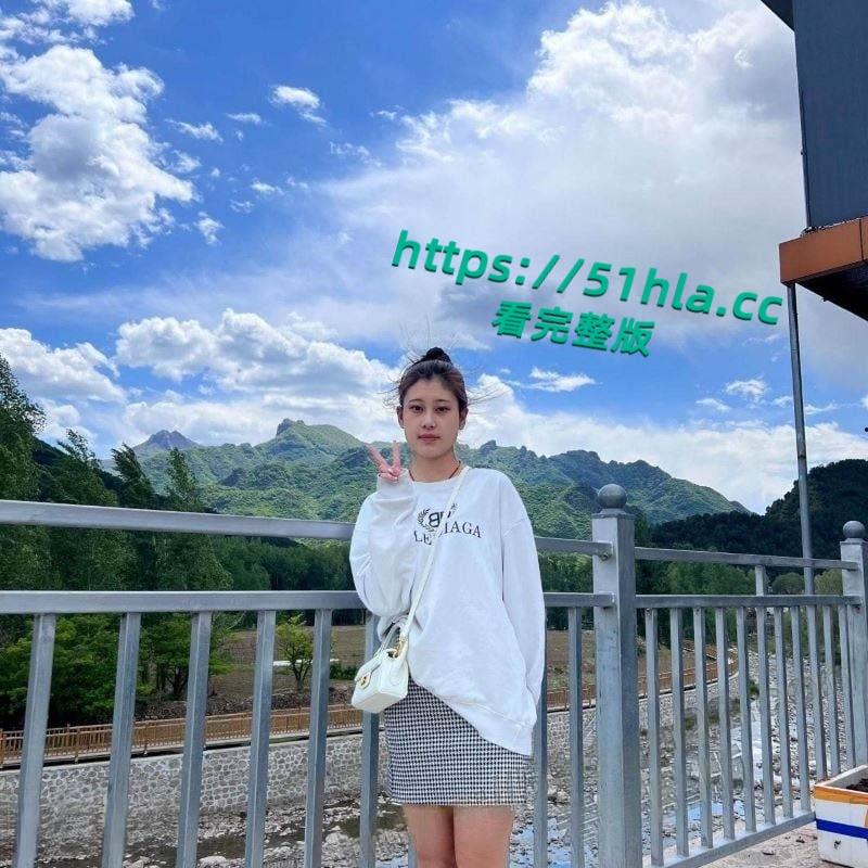 极品美女大学生性爱视频与生活照泄露，校花私下反差爆表，嫩穴高潮淫态炸裂！-5