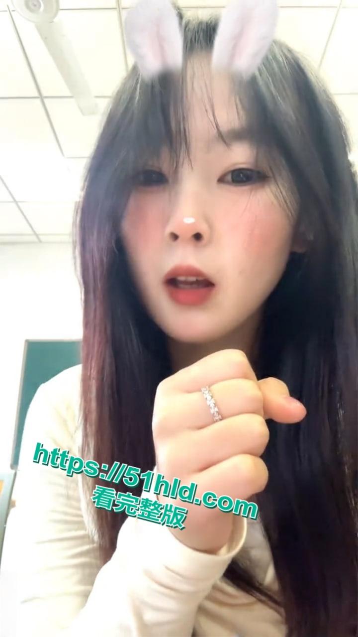 河北工程大学母狗【段欣然】不雅视频流出,完美露脸激情口爆,白嫩娇躯被狂暴后入淫水狂流不止!-3