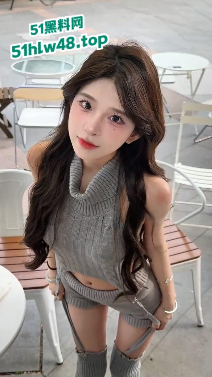 抖音600万粉丝超级博主【夜刀神狗】颜值逆天的性感女神,早期裸舞视频被网友扒出。-5