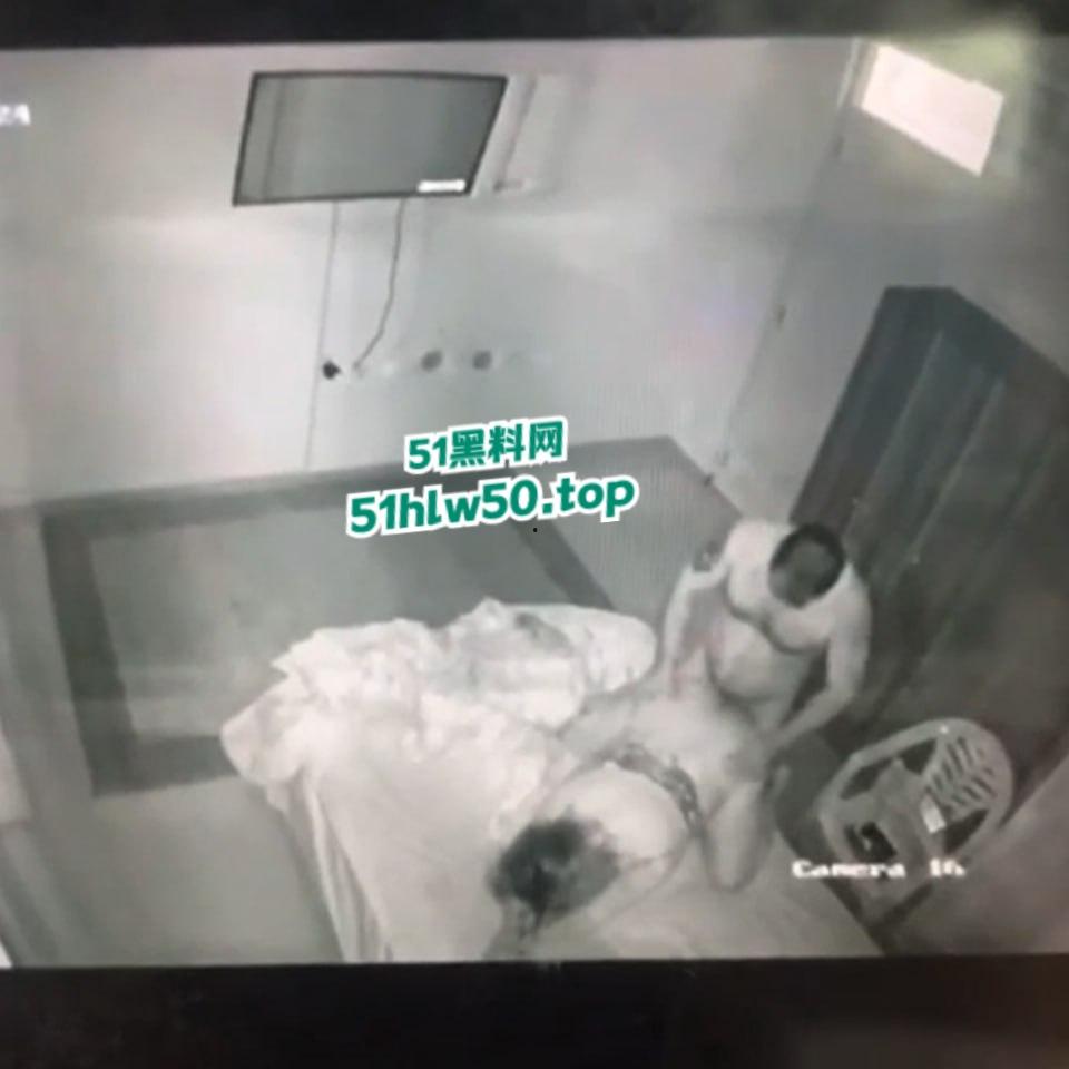 真实偷情捉奸杀人现场,狗男女酒店偷情被老公发现闯入,酒店监控偷拍到惊悚一幕当场刀杀两人!-7