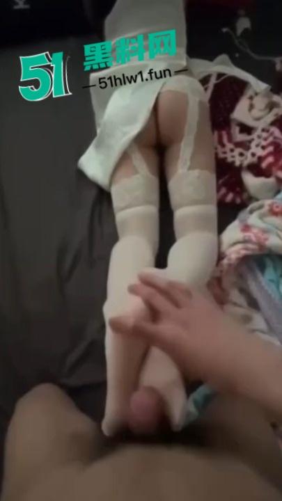 天津抖音女网红【小宋佳】知三当三，被男主正妻抓奸曝光大量不雅视频流出！-7