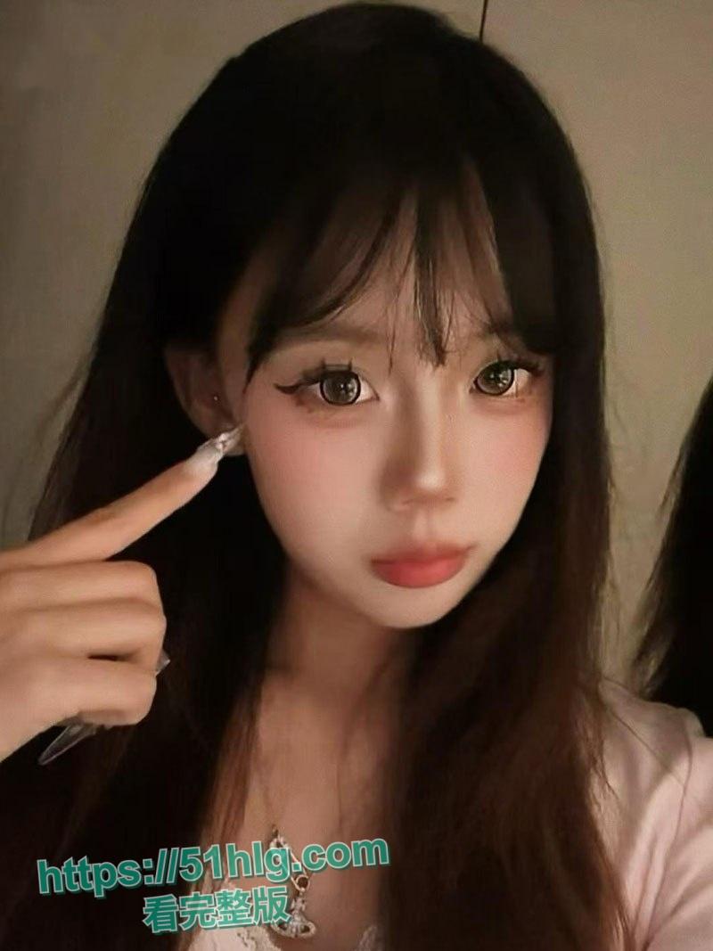 【浙江宁波】慈溪爆火的05年小母狗【王诗琴】,富豪宠爱千娇百媚,不雅视频曝光引热议-1