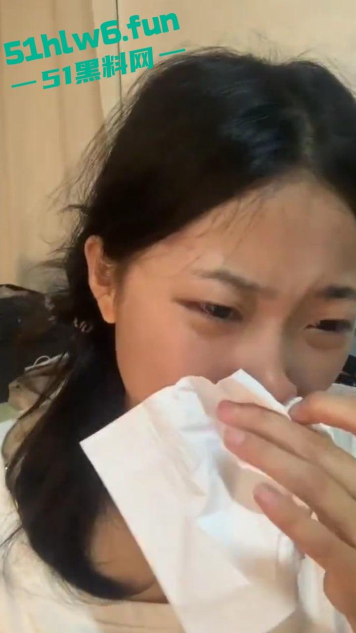 广东茂名化州女网红被猥亵事件,高颜值擦边女网红穿性感吊带裙江边跳舞被大叔摸臀猥亵。-4