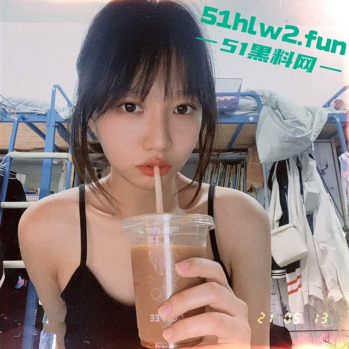 高颜值校花女神【林钰佳】清纯大眼反差学生妹,巨乳翘臀身材极品寝室自拍勾引金主,酒店约炮视频流出。-7