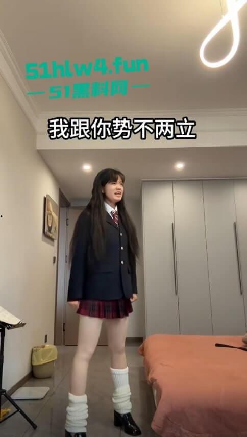 网暴的威力真大,抖音网红【郭咩咩】被亲姐造谣被气流产,直播间百万粉丝见证割腕瞬间。-7