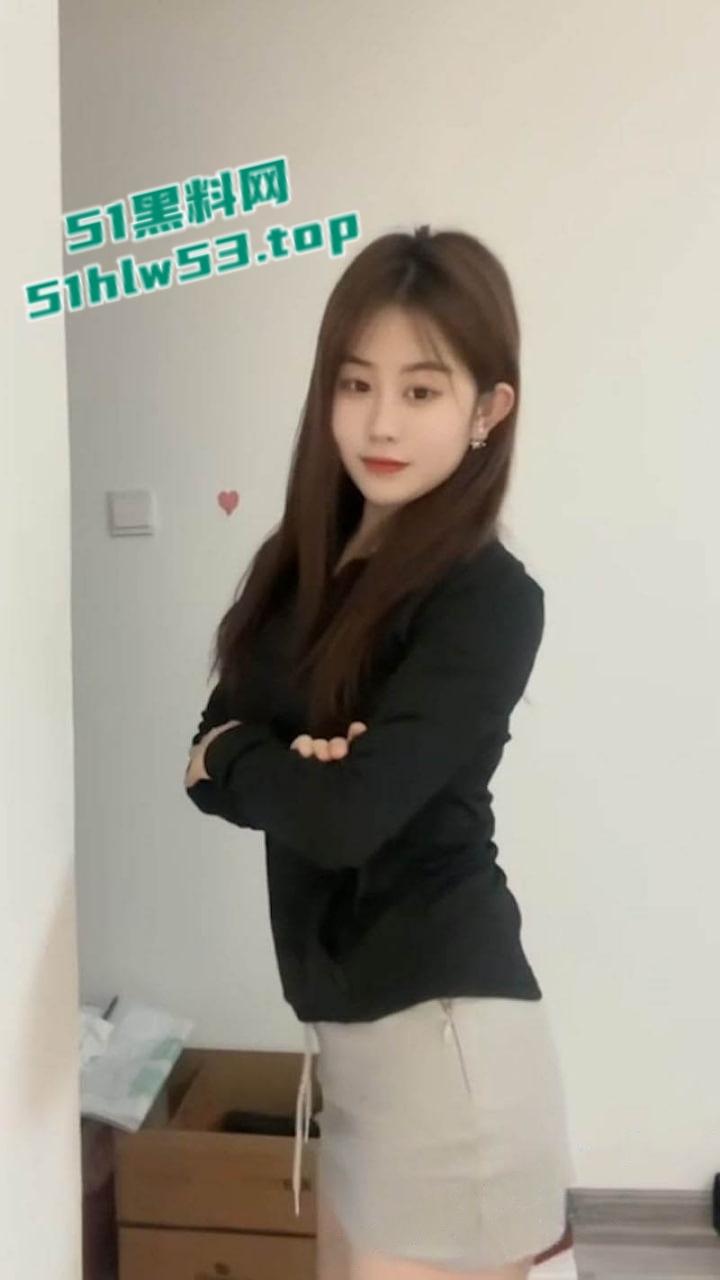 山西高平县抖音小主播【牛梓琪】性爱视频流出,手捧大屌蒙眼口交无套后入爆操淫叫不断!-2