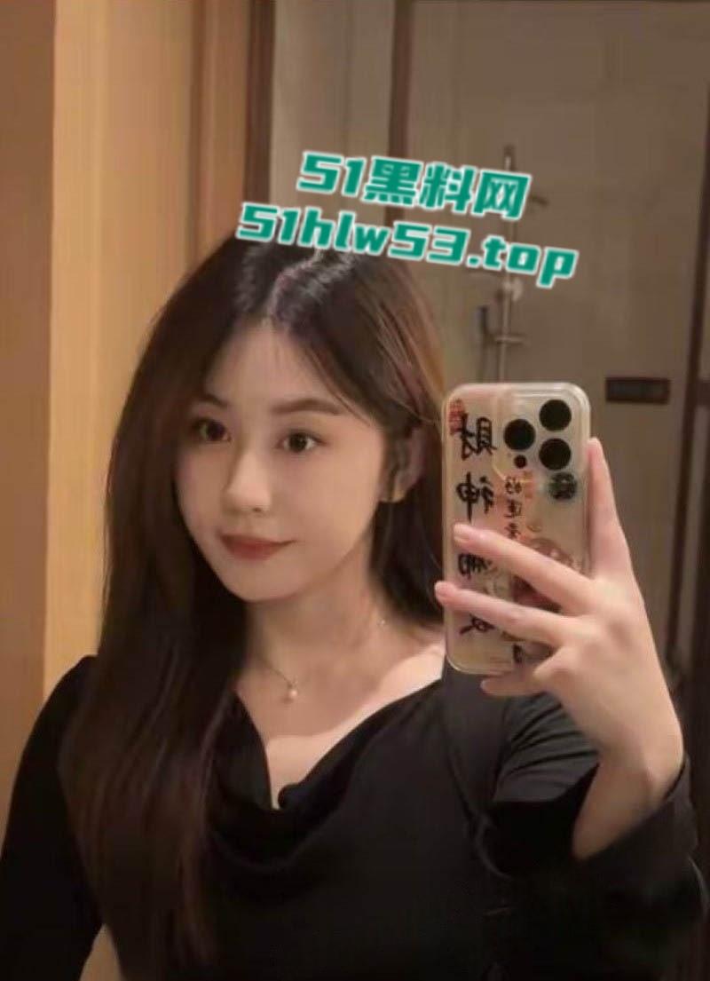 山西高平县抖音小主播【牛梓琪】性爱视频流出,手捧大屌蒙眼口交无套后入爆操淫叫不断!-3