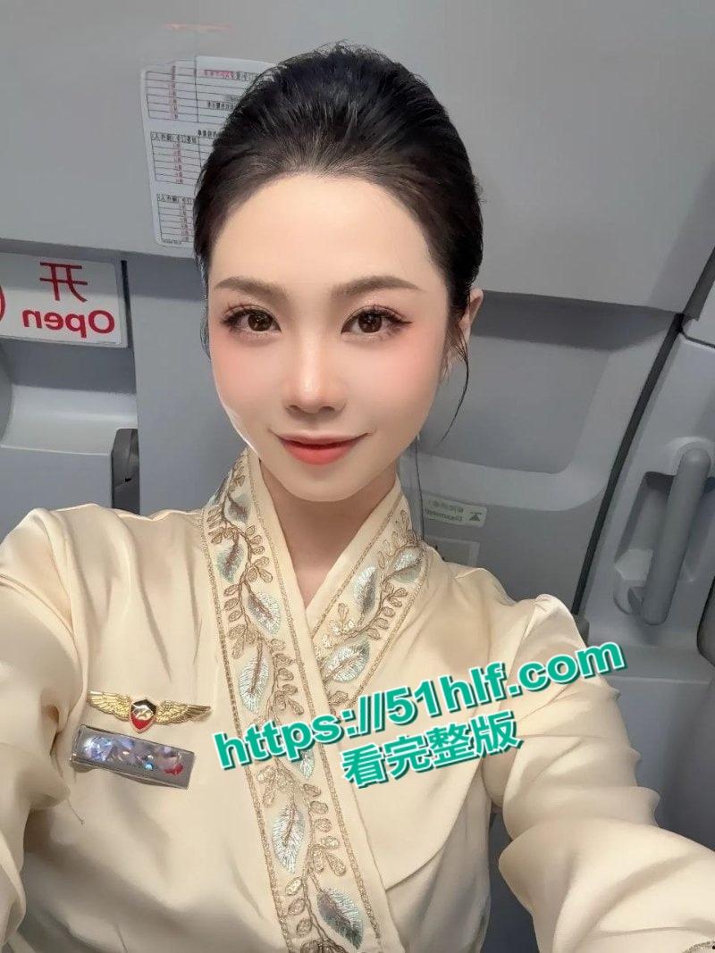 山东青岛98年空姐【张萍】私下淫乱视频流出，反差骚婊学生时代就欲望爆棚四处寻欢！-6