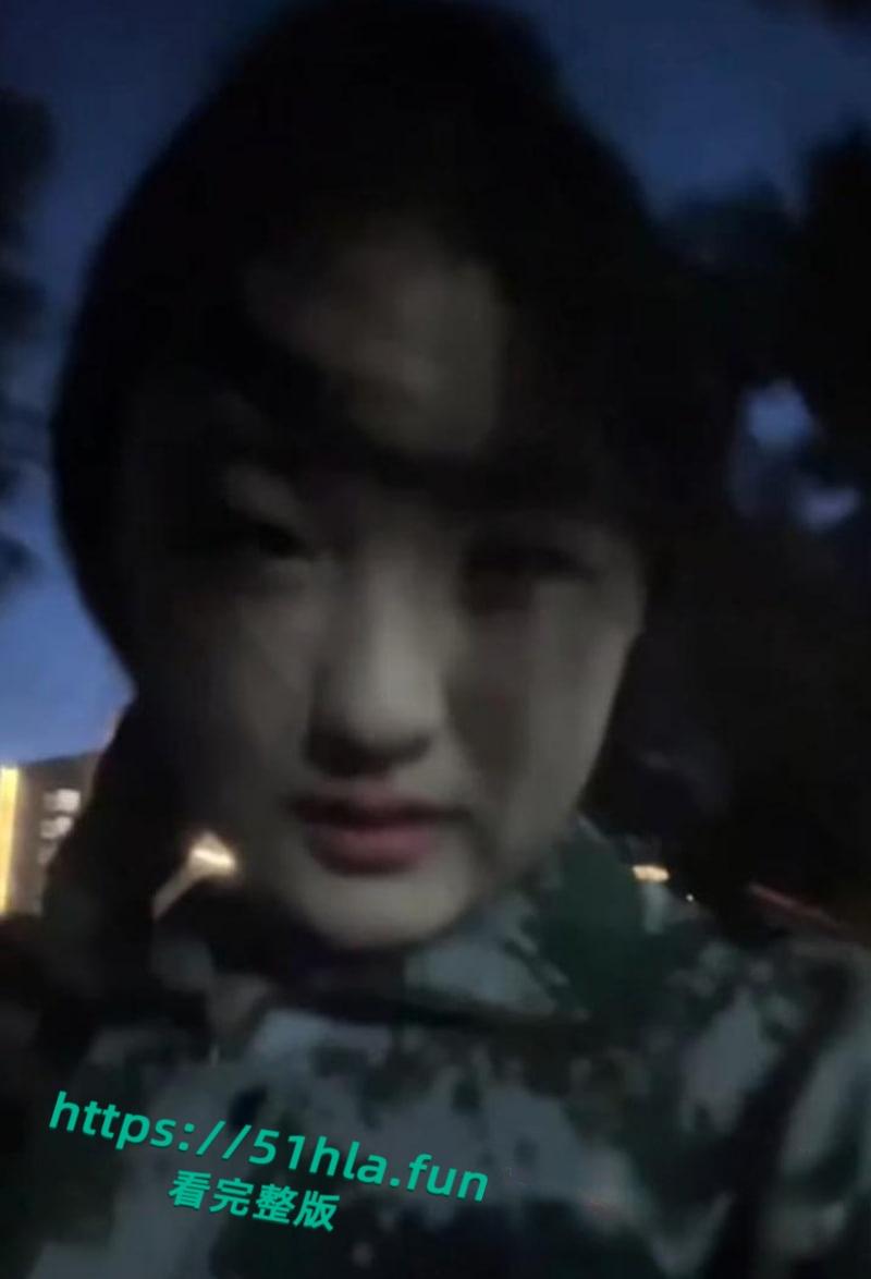 反差女大学生【大馋丫头】挑战勾搭姐夫，裸聊聊天记录以及自慰激情抠逼视频曝光！-2