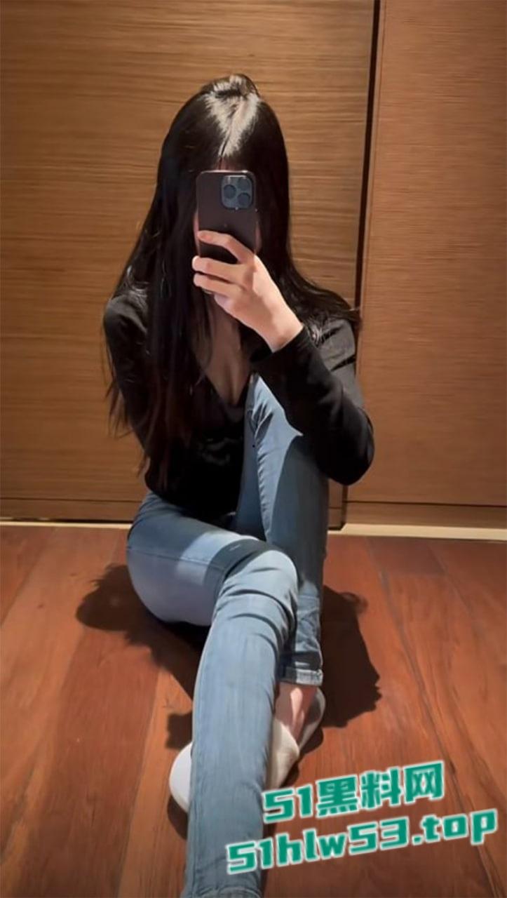 抖音高颜值网红【缪缪BB】露脸不雅视频遭泄密,白皙美少女全裸扣穴自慰揉胸舔屏,顶级身材粉嫩小穴惊艳全网!-1