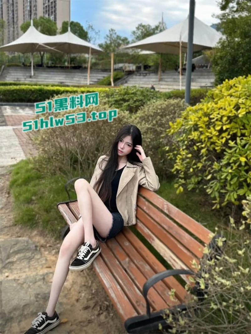 抖音高颜值网红【缪缪BB】露脸不雅视频遭泄密,白皙美少女全裸扣穴自慰揉胸舔屏,顶级身材粉嫩小穴惊艳全网!-3