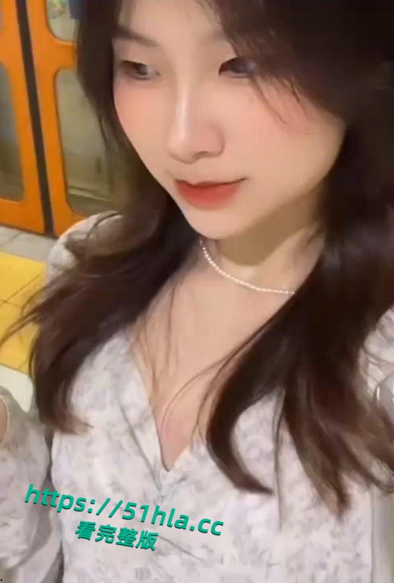 香港大学清纯校花【黄凯欣】抵不住金钱诱惑,沦为富二代性奴玩物,满身淫语颠覆女神形象!-2