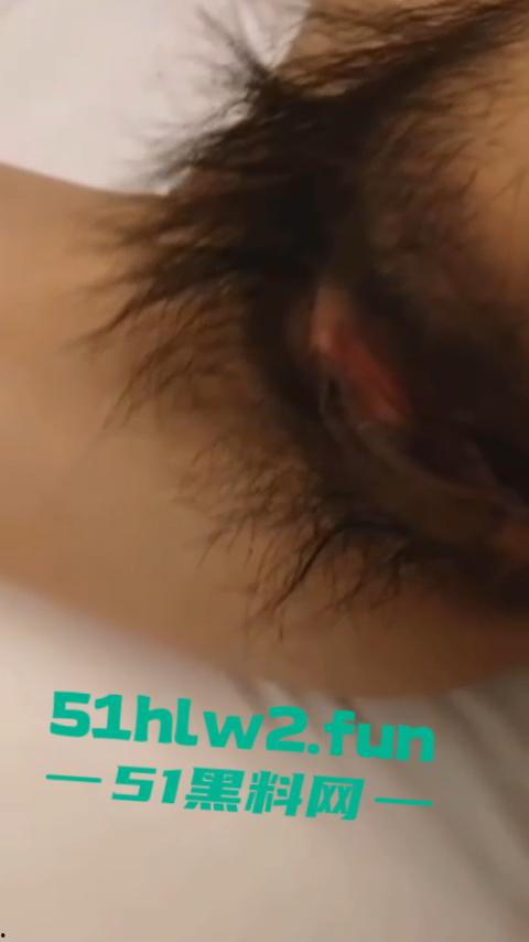 河北商丘宁陵县高级中学反差学妹【孙宁宁】超黑肥大鲍鱼,阴毛旺盛性欲极强遭到曝光。-8