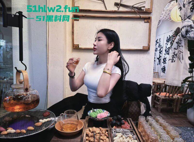 中式台球大瓜!安徽安庆宿松县腾勃中式台球职业联赛,台球天才跟女裁判房间打“台球”。-5