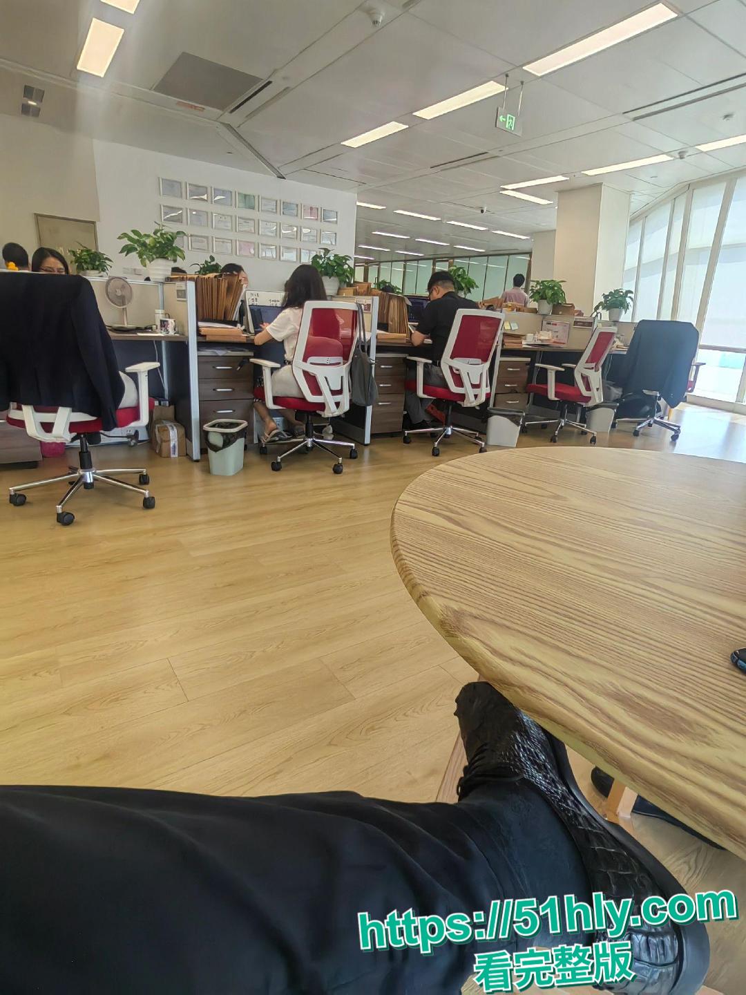 北京冠领律师事务所敖梦雪自曝爱上已婚男上司!工作群爆料口交细节+性爱视频疯传,专业舔鸡巴-2