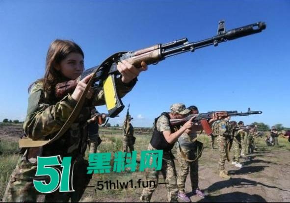 俄乌战争的战场最真实实况曝光,女兵被俘后残忍侵犯后再杀视频,国家的争斗害了无辜的人。-7