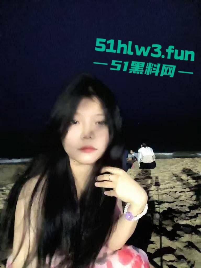 苏州师范【王艳冰】高冷颜值肥臀母狗,学校里装的超高冷私下却被大叔包养,翘着肥臀被鸡巴暴力抽插。-4