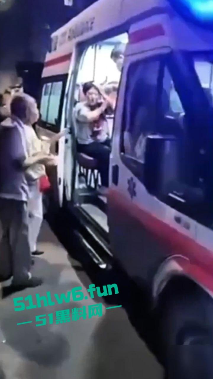 秦皇岛红桥里砍人事件,持刀报复社会在大街上见人就砍,据说有20多人被砍官媒竟急速删贴。-4