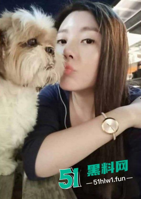 震惊!七岁男童为了游戏皮肤不惜把拿妈妈照片视频的跟人交换,偷拍妈妈大量裸照和视频传出。-3