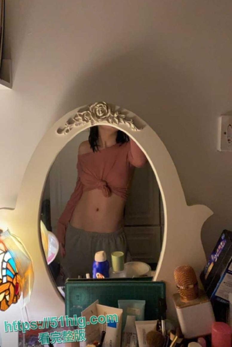 【香港】大学巨乳嫩妹【陈意涵】以恋爱为名滥交,多名男生被骗财,几人怒曝骚逼被无套猛操内射视频-2