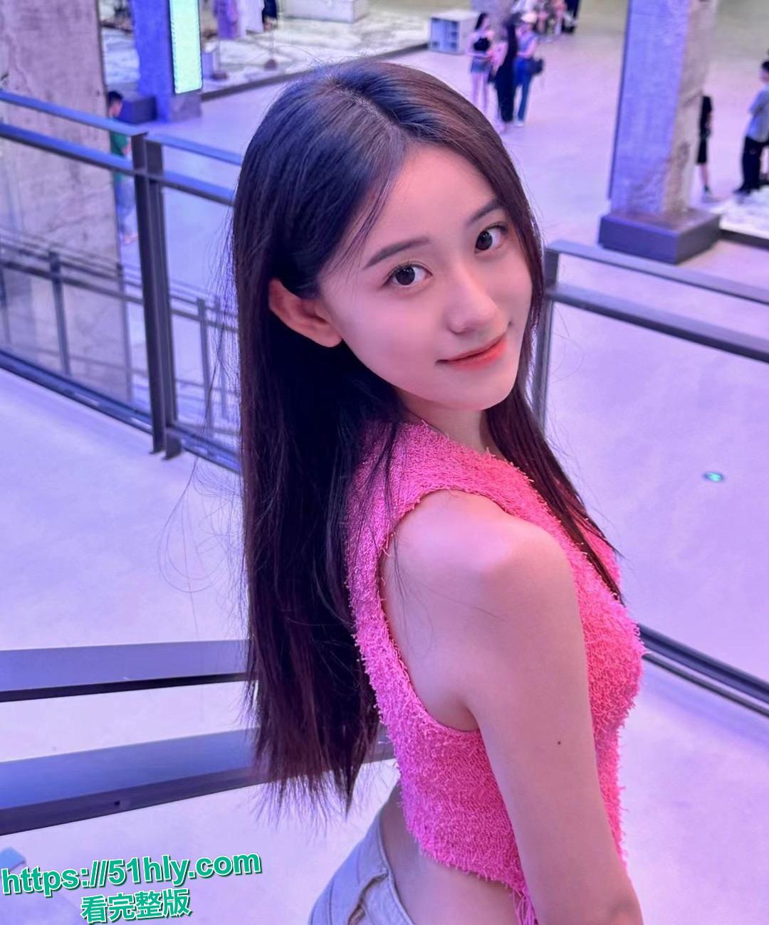 上海艺术学院艺术系大二生章子菲的淫荡真面目：跪舔大鸡巴口水直流，后入骚穴淫叫连连，分手后性爱视频被渣男曝光-4