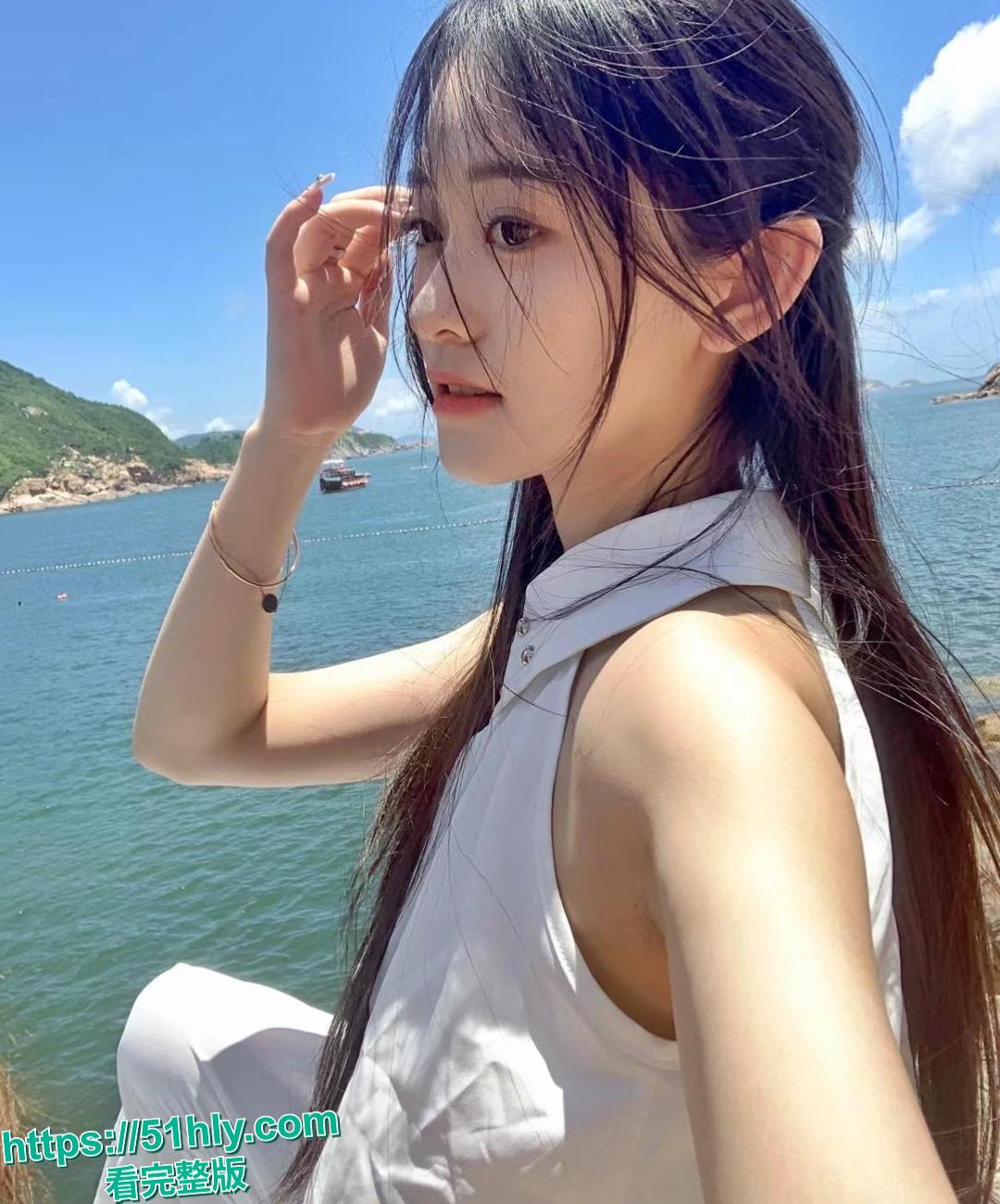 上海艺术学院艺术系大二生章子菲的淫荡真面目：跪舔大鸡巴口水直流，后入骚穴淫叫连连，分手后性爱视频被渣男曝光-5