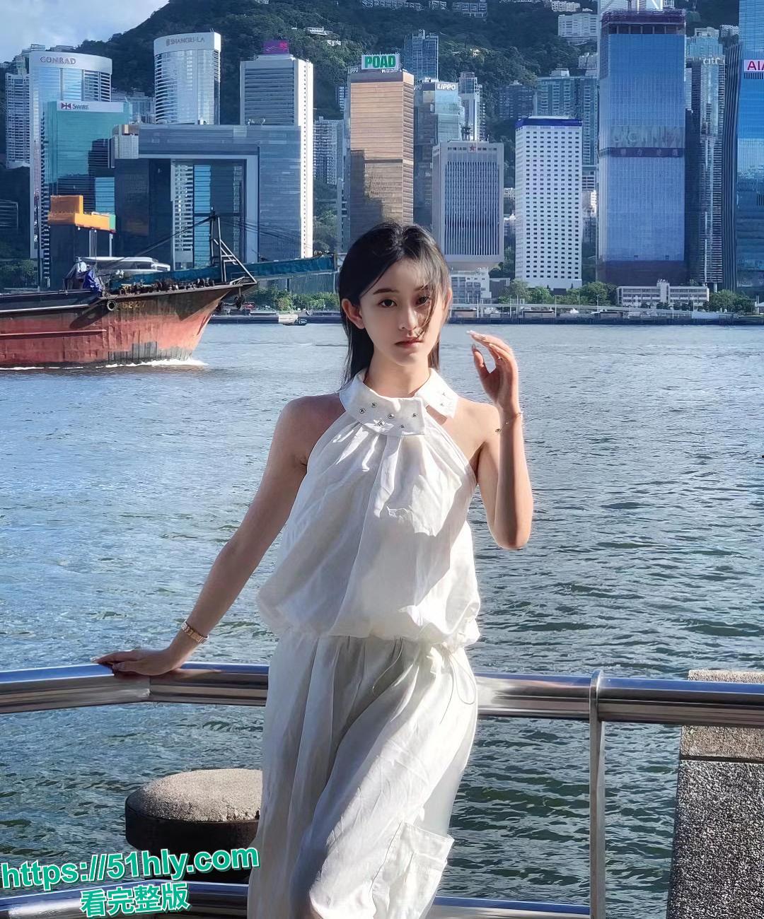 上海艺术学院艺术系大二生章子菲的淫荡真面目：跪舔大鸡巴口水直流，后入骚穴淫叫连连，分手后性爱视频被渣男曝光-6