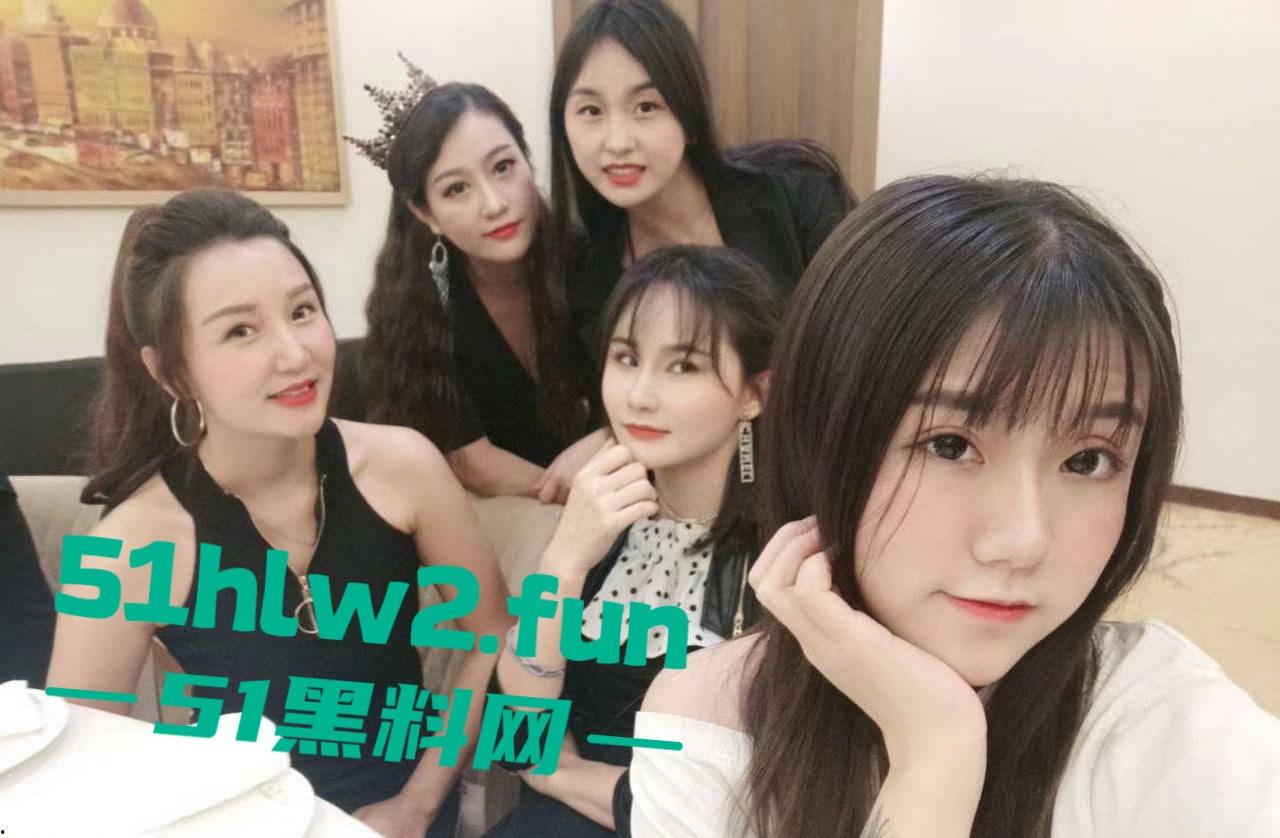 抖音【小团团】约炮传闻再升级,酒店送逼58大神激情40分钟视频疯传,女上位骑乘大屌,妖娆姿势疑似实锤!-2