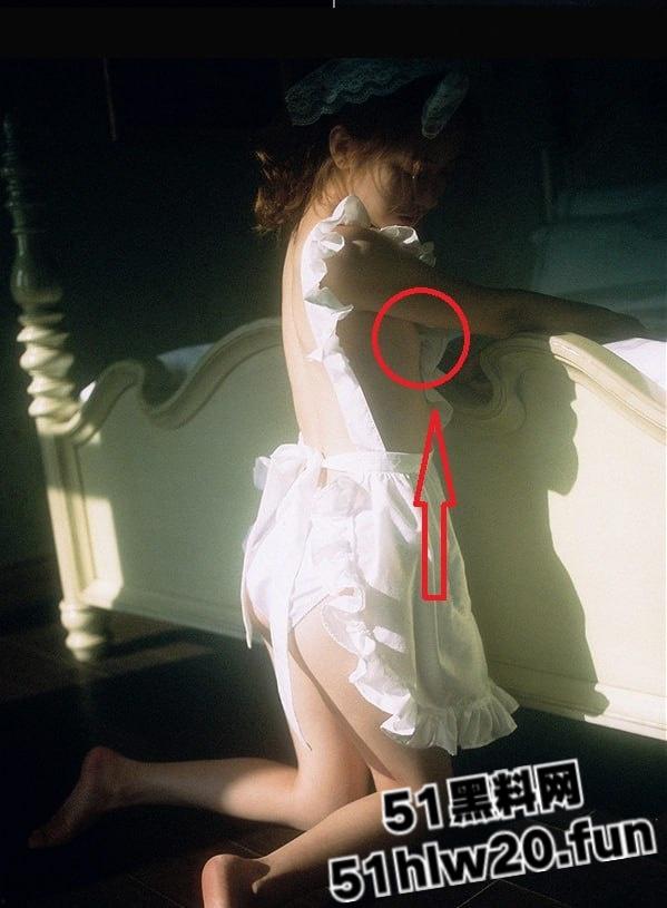 抖音260W粉丝的网红博主【百万个垃圾桶】未成名前拍摄的尺度写真合集流出，粉嫩三点清晰可见！-5