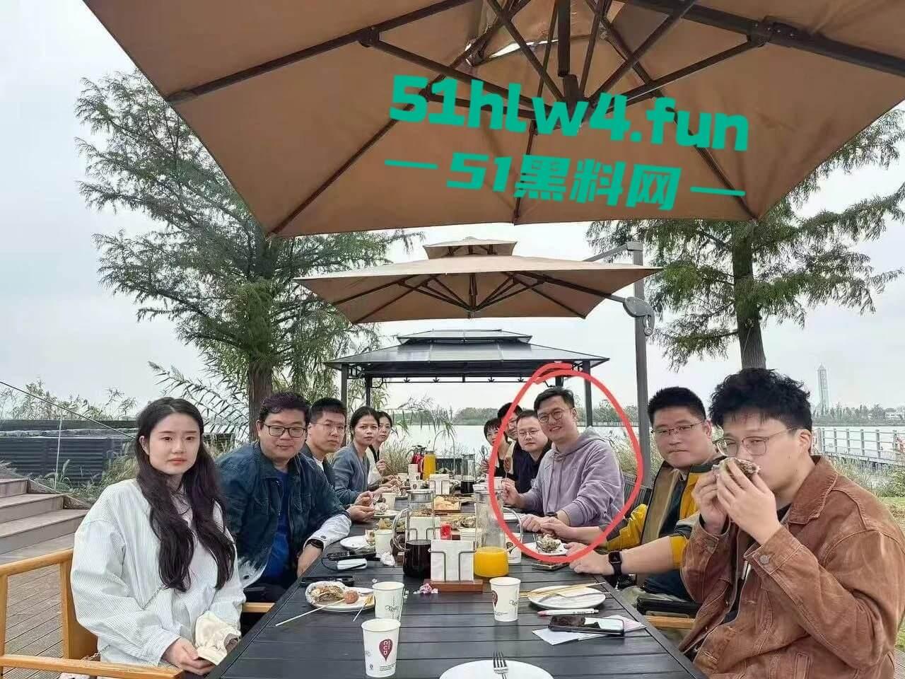 吴江平望银行行长【姚力】下药迷奸女员工送给客户玩3P，下药过猛导致女生ICU抢救。-11