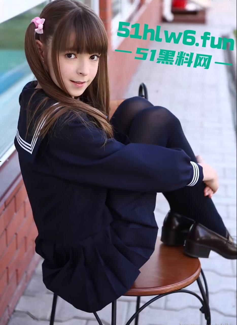 俄罗斯童星长大后下海，在OF售卖色情视频白嫩巨乳配饱满翘臀，看的人血脉膨胀。-12