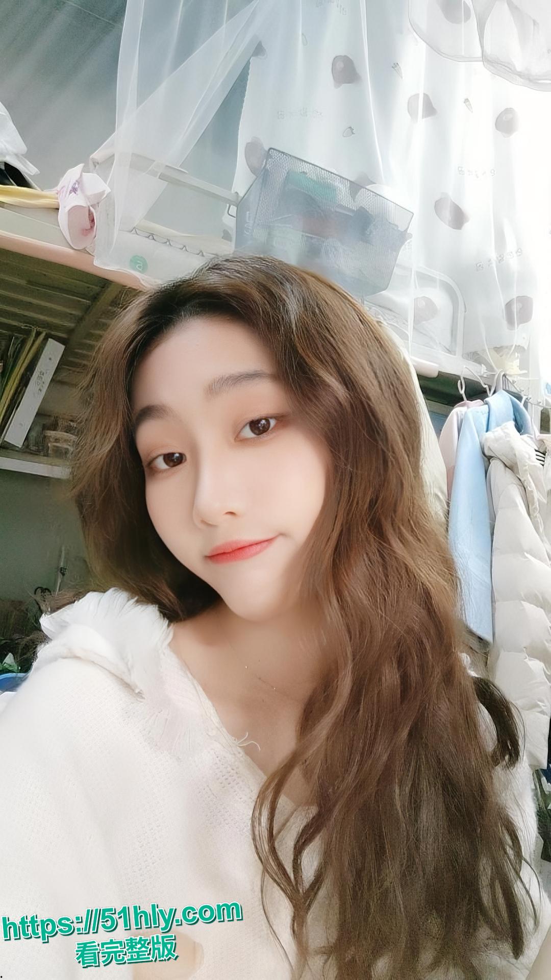 华北电力大学校园长椅成新的网红打卡点-4