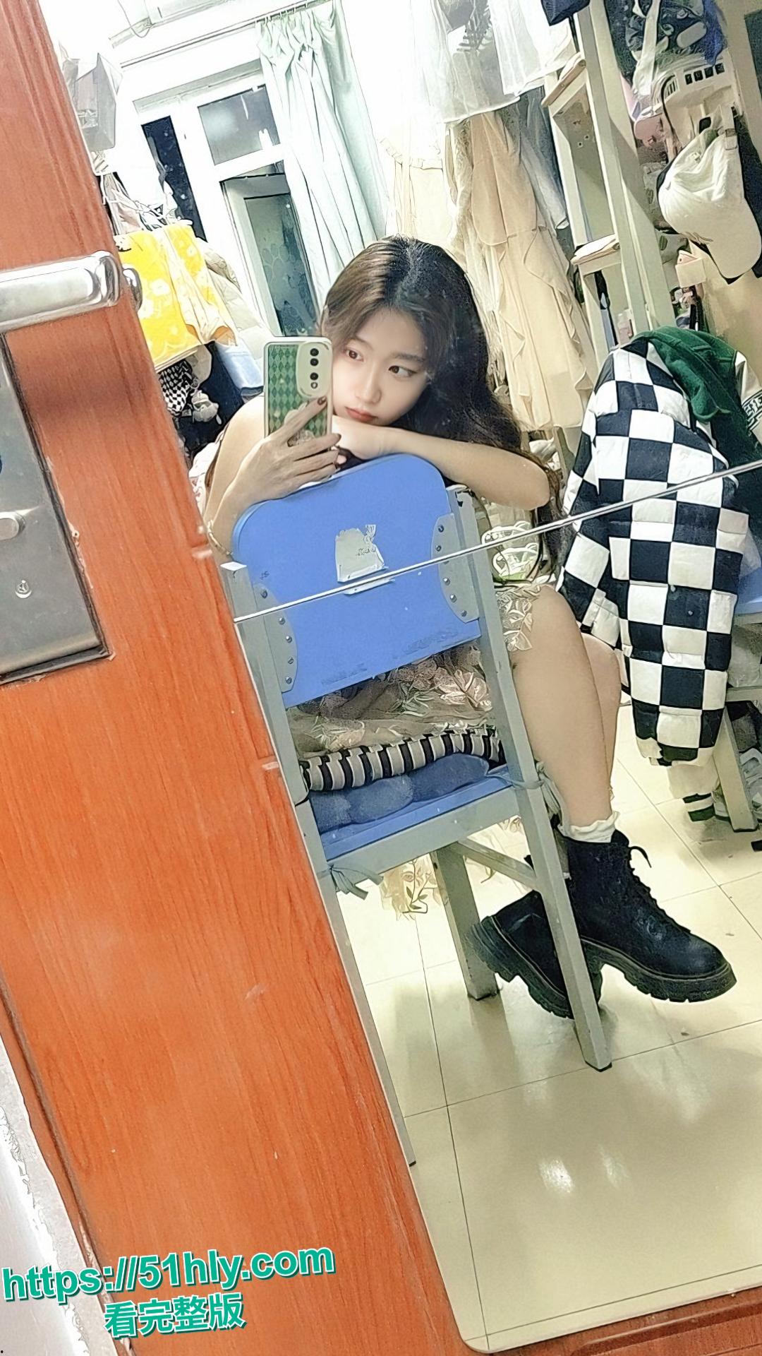 华北电力大学校园长椅成新的网红打卡点-6