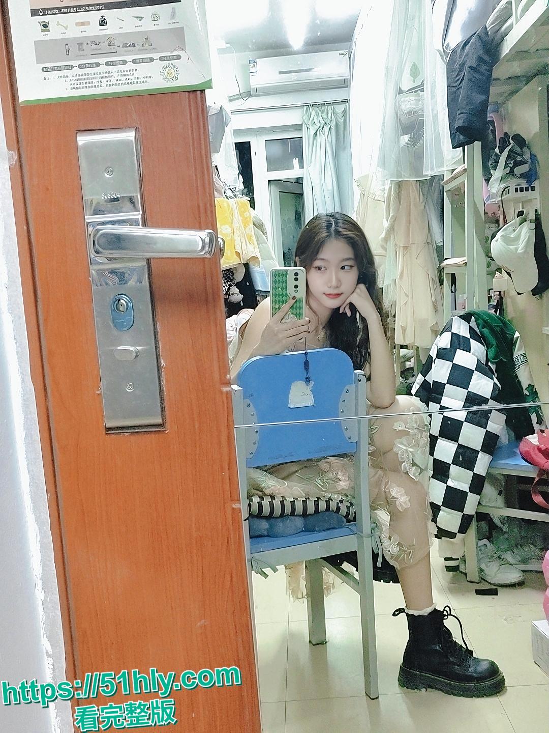 华北电力大学校园长椅成新的网红打卡点-7