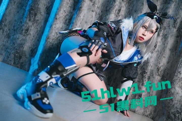 COS圈绝美【coser浵卡】淫荡银狼，完美尤物，巨乳美鲍口交干炮一条龙视频真是直呼过瘾。-6