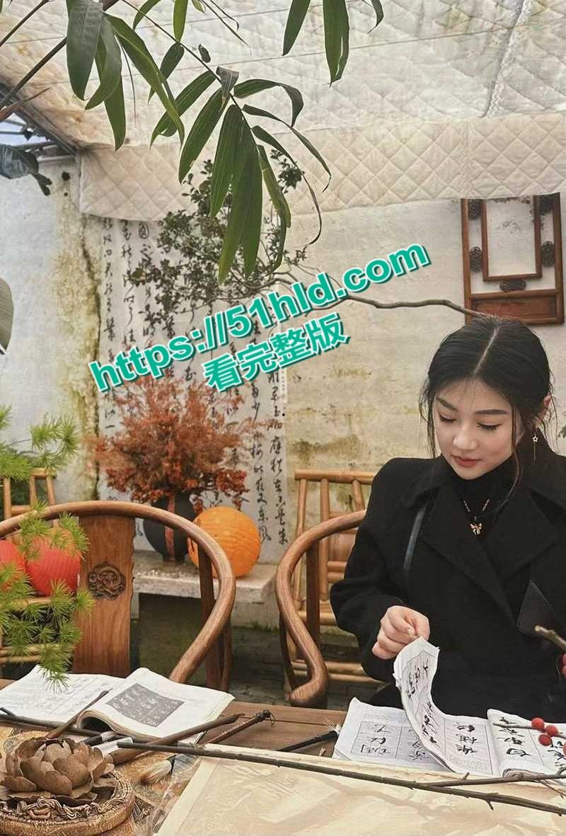 山东烟台女幼师与细狗绿帽男,性爱视频网盘破解曝光,巨乳肥臀丰满母狗被多姿势无套爆操!-1