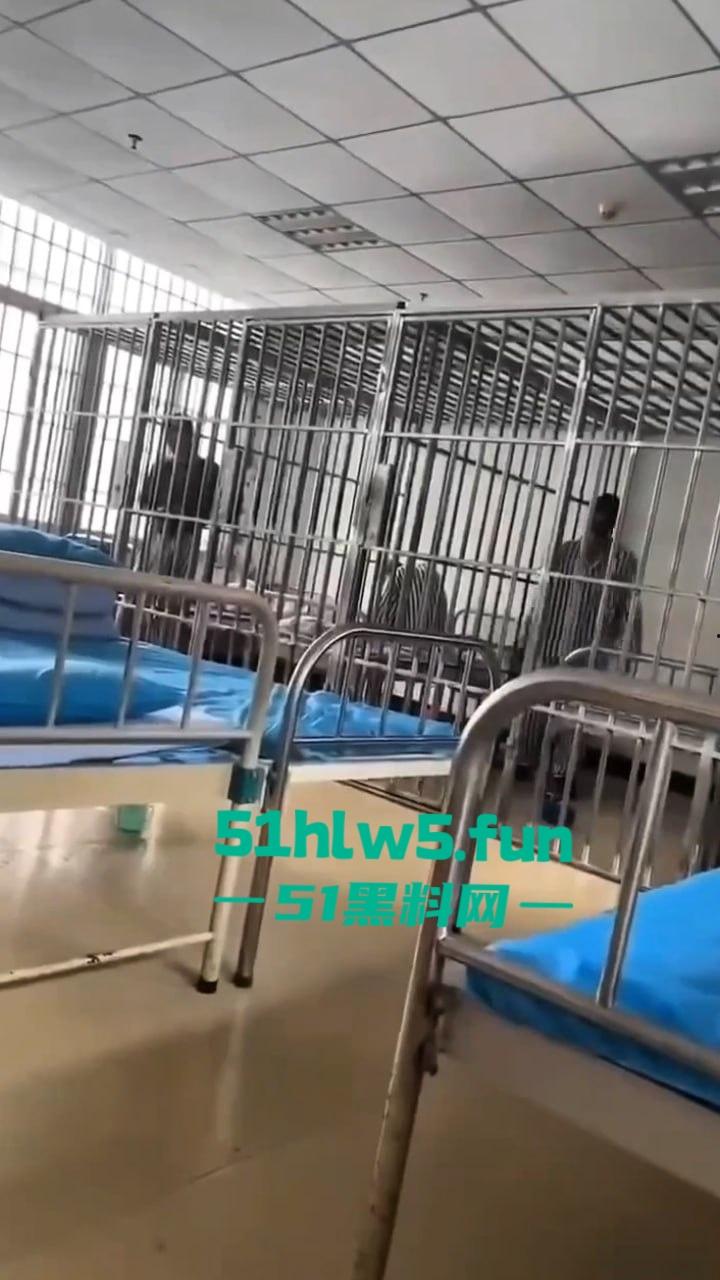 实拍精神病院内部,高墙、铁窗、监控摄像头。真实的牢笼的样子就是另一种类的监狱。-2